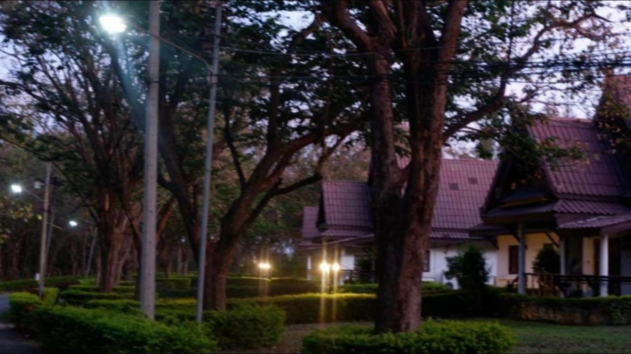 Inthanon Riverside Resort Chom Thong Extérieur photo